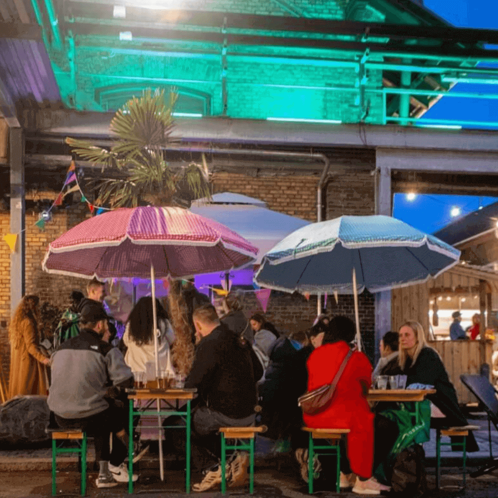 streetfood market, people, drinks